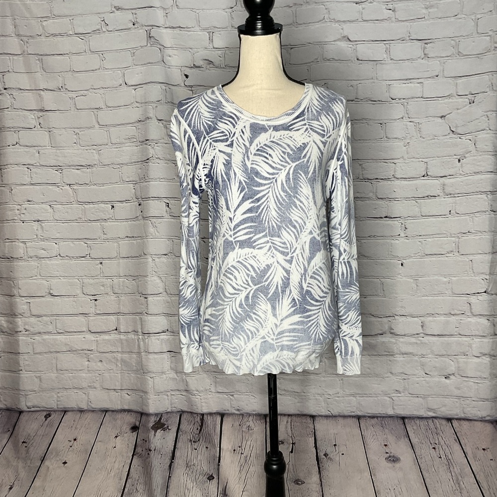 Tommy Bahama Lightweight Crewneck Sweater Blue and White Leaf Print Medium